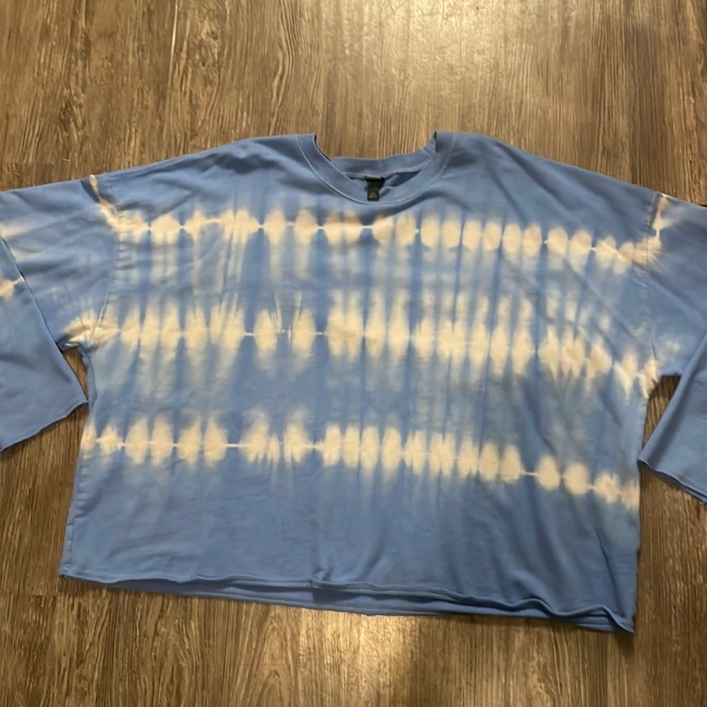 Wild Fable blue & white tie dye long sleeve cropped sweatshirt